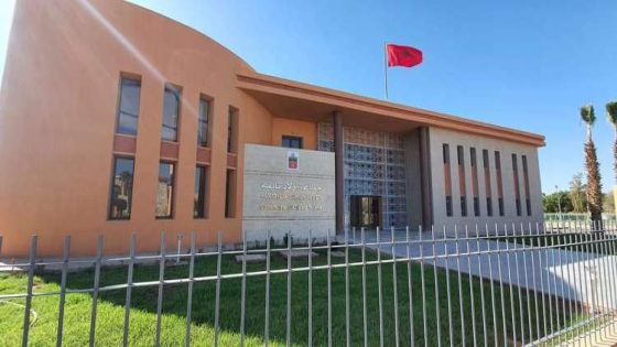 وزير الداخلية يطلب فمراسلة مستعجلة من الولاة والعمال دعوة رؤساء مجالس الجماعات إلى تفعيل مسطرة الاقتطاع من أجر الموظفين المتغيبين عن العمل