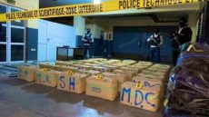 العيون : إحباط محاولة تهريب طنً و381 كيلوغراما من مخدر الشيرا