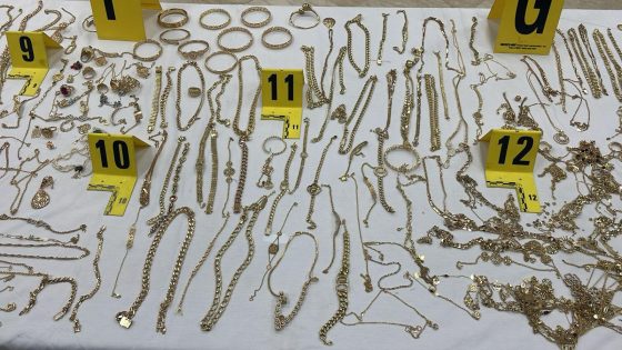 طنجة : عملية سطو على محل للمجوهرات و الامن يتمكن من القاء القبض على 3 متهمين