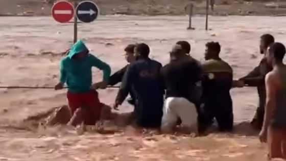 زاكورة: مواطنون يتدخلون لإنقاذ أشخاص عالقين وسط السيول
