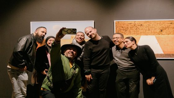 نجاح باهر لافتتاح معرض “المغرب أطلس عاطفي” للمصور الإيطالي نيكولا فيورافانتي في رواق باب الرواح بالرباط